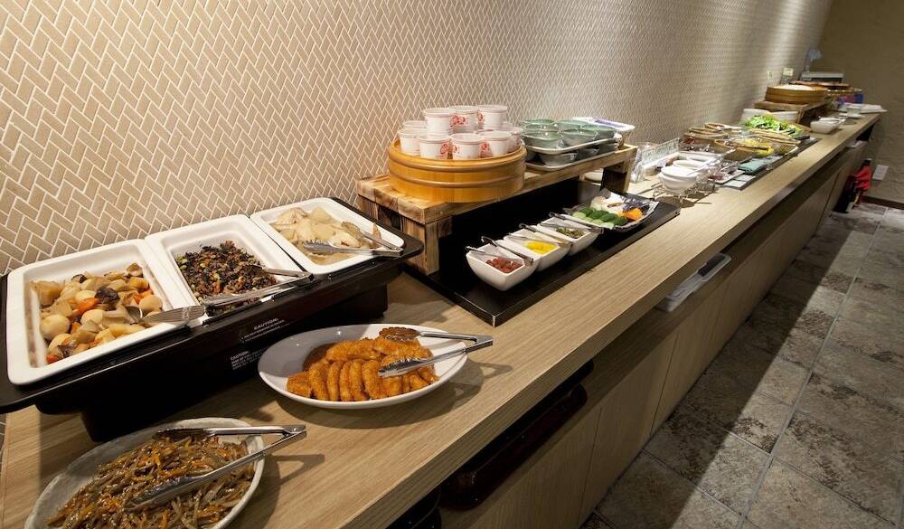 朝食バイキング / 1