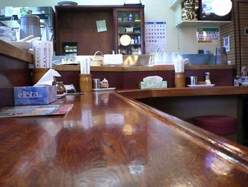 「なかよし 入江店」内観 945844 カウンター席の一部
