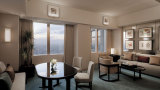 スイート キングベッド 1 台 (Ambassador)