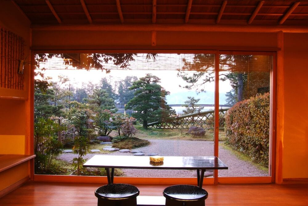 優雅な空間とごちそうで、心をリセット。岬に佇む静かな別天地3925565