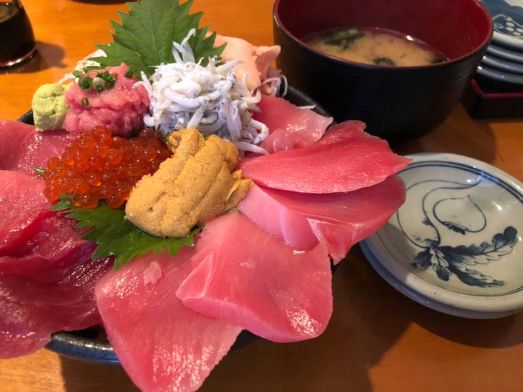 出航時間まで
昼食＆観光を楽しんで / 1