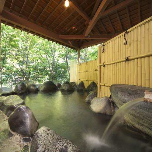 男性用大浴場 石造りの露天風呂 / 4