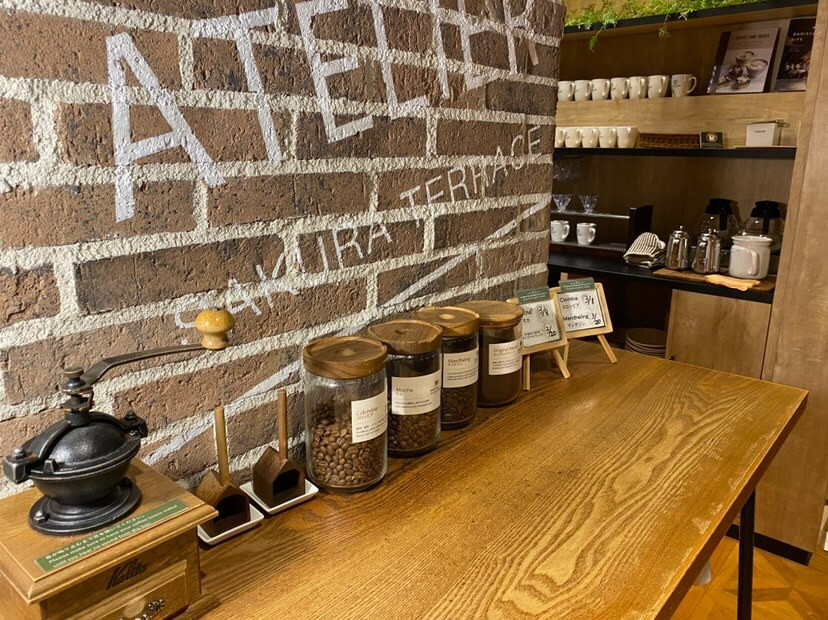 フリードリンクコーナーのコーヒー豆。3種類の豆を日替わりで提供。飽きずに楽しめる / 4