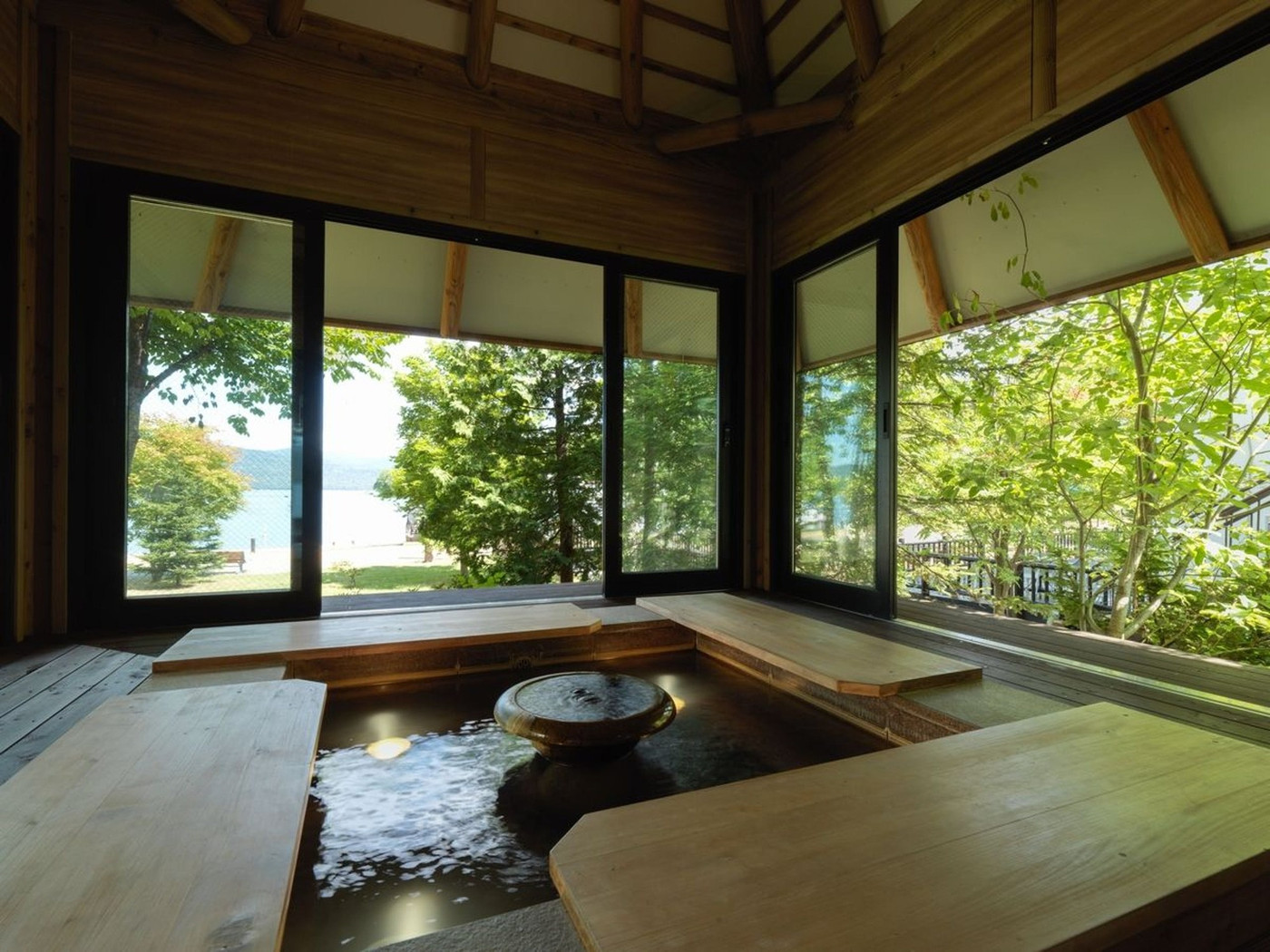 北海道の海や湖の絶景を眺めながら温泉を楽しもう2229275