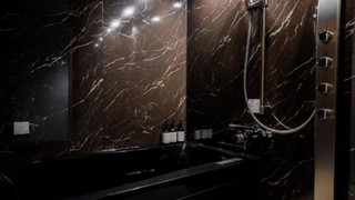 Deluxe Suite with Spa Bath