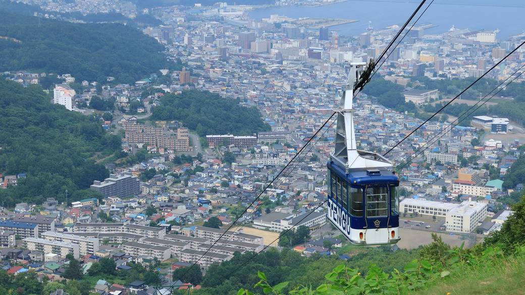 小樽旅行のスタート
天狗山から市街を一望 / 1