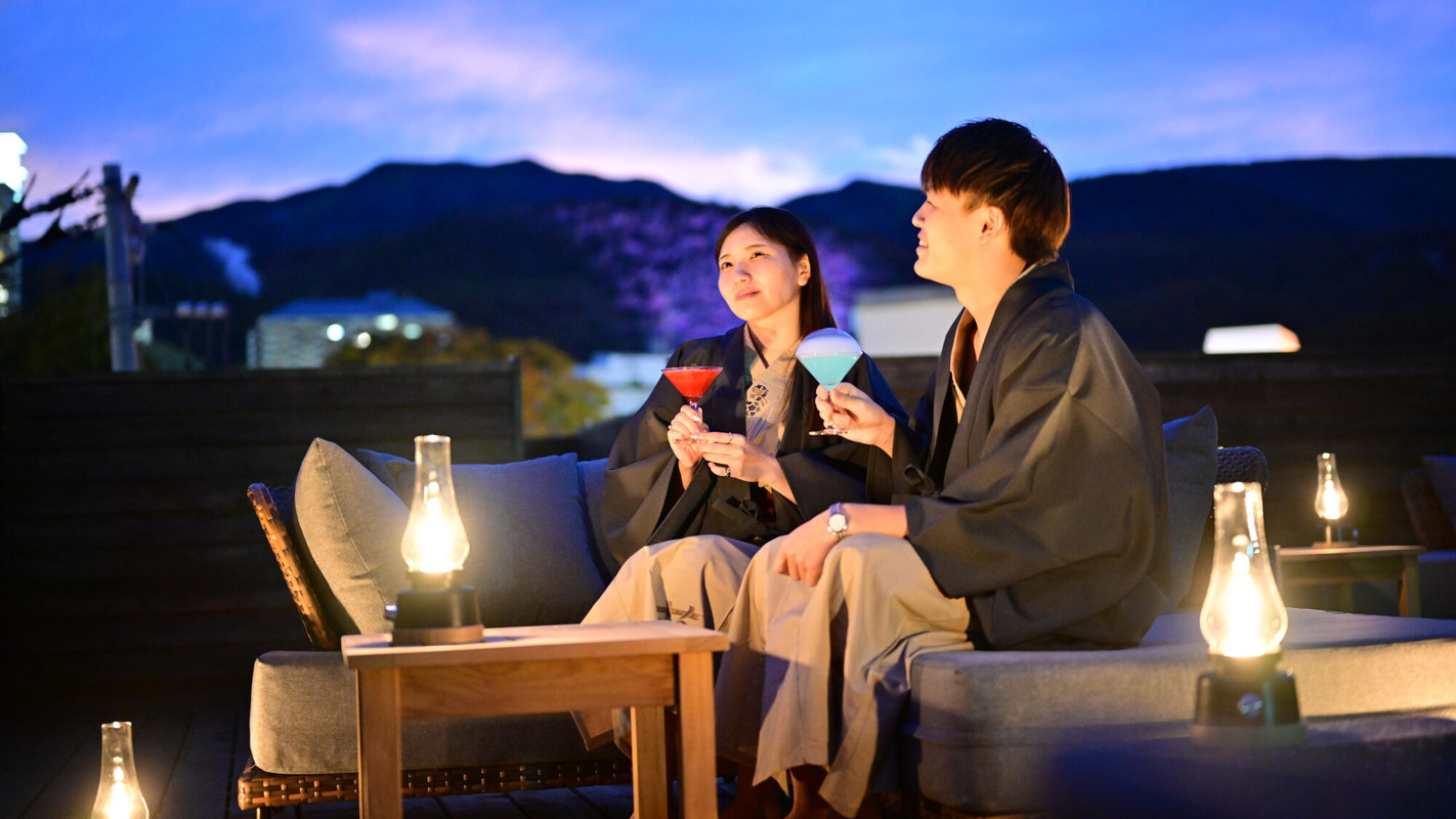 夜のルーフトップテラス