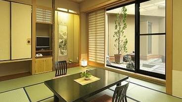 中庭側和室 / 11