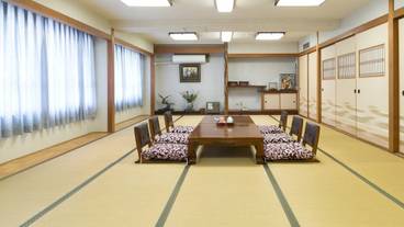 客室内のダイニングエリア / 9