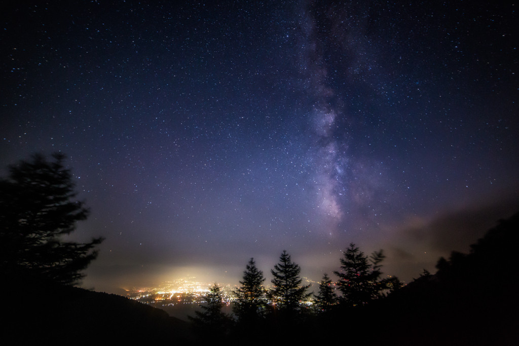 空に手が届きそうな天上の楽園で、ふたりの思い出づくりを!4236911