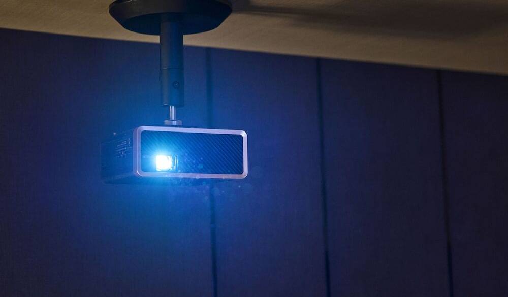 客室にある映像設備で
非日常の鑑賞体験 / 3