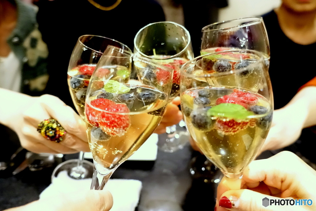 ピンク色のお酒が可愛かったです。