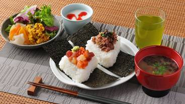 おにぎり朝食 / 2