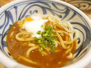 「饂飩家 五右衛門」料理 898160 カレーうどん￥800＋温玉￥150