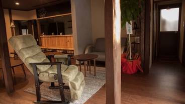 ロビー応接スペース / 4