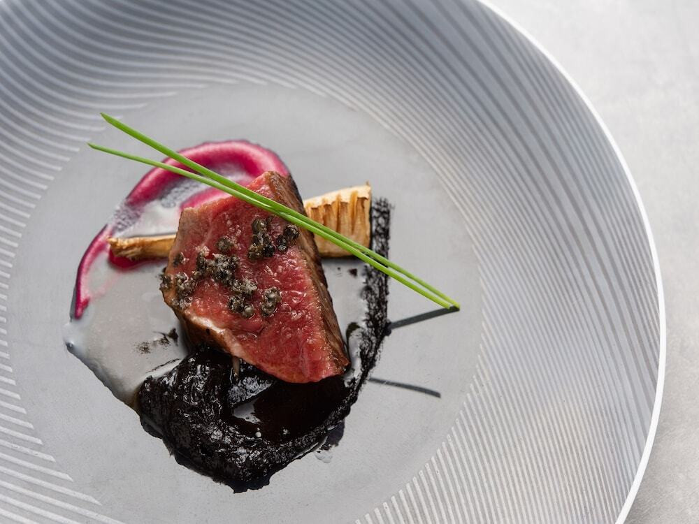 プールサイドバーで日常を忘れ贅沢な時間を4036419