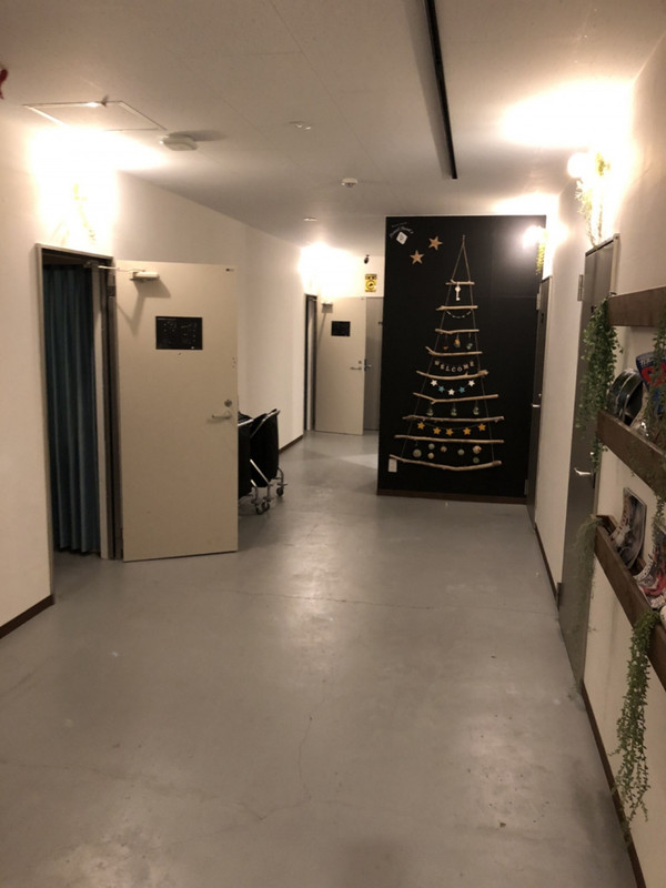 廊下も広めに取ってて開放的です