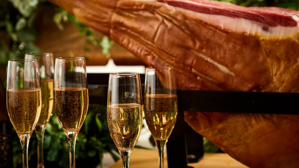 朝からスパークリングワインも / 4