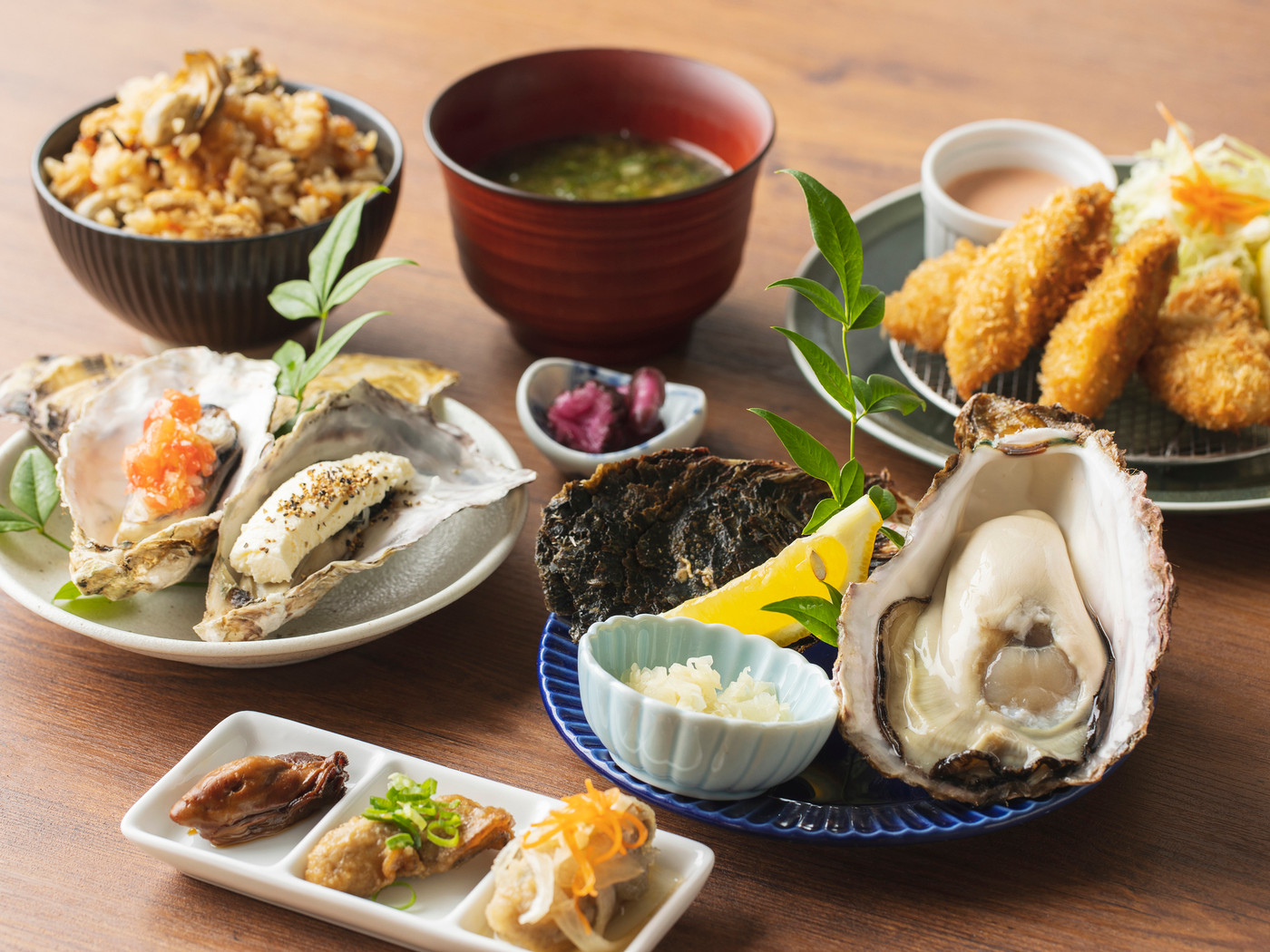牡蠣好きの天国!養殖場直営レストラン「的矢かきテラス」2822348