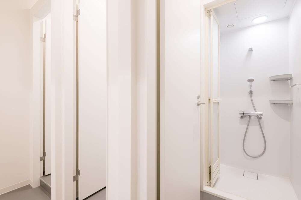 バスルームのシャワー