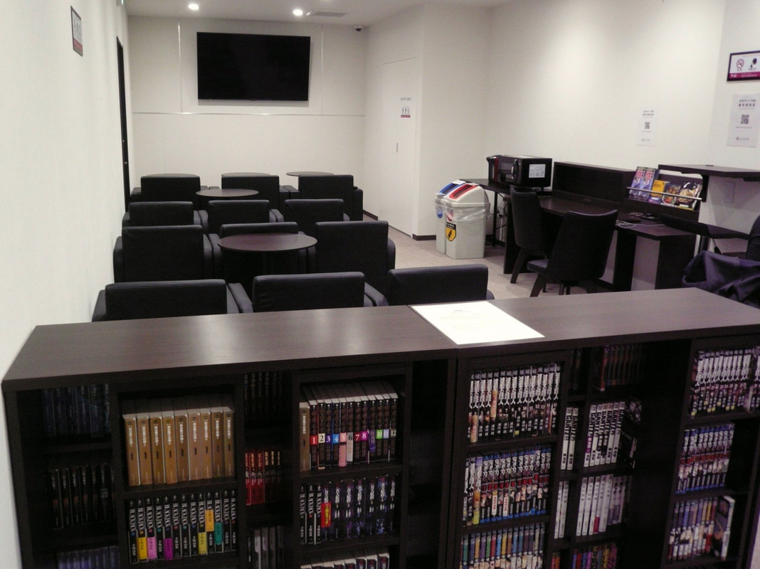 ３階　共用のラウンジ