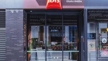 施設の入り口 / 24