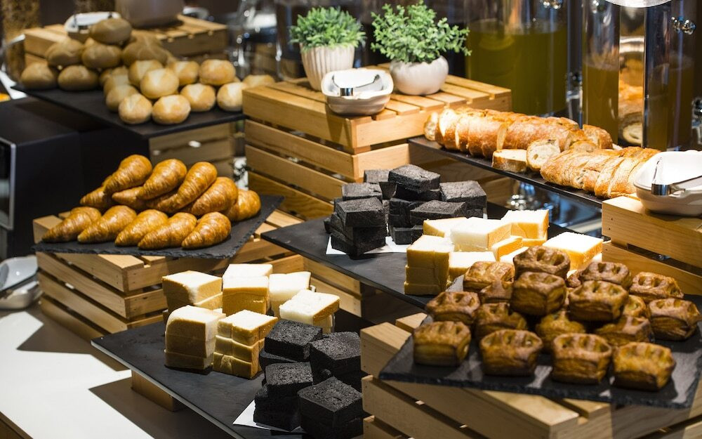 朝食ビュッフェ_パン