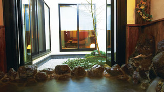 和モダン客室「月の雫」〜ツイン〜 【岩風呂】(チェックイン18時まで)