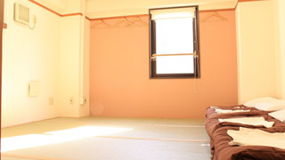 和室4名、バストイレ付き