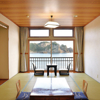 話題の観光スポットがすぐそこに!潮風に包まれる宿3421010