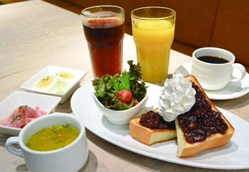 「カフェ アンド」料理 1261824 