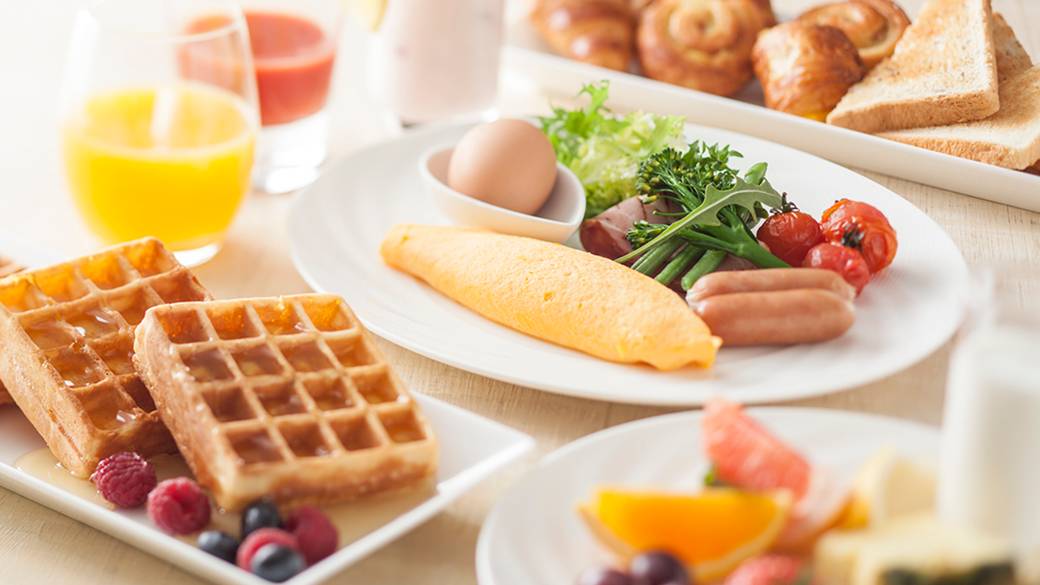 1日の元気をチャージ
絶景を見ながら朝食を / 3