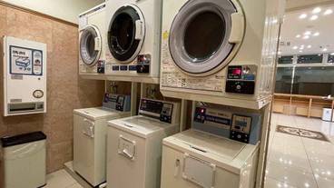 敷地内の ATM / 4