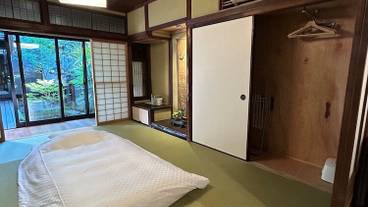 客室 / 25