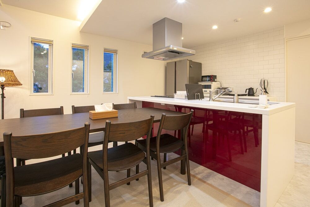 客室内のダイニングエリア