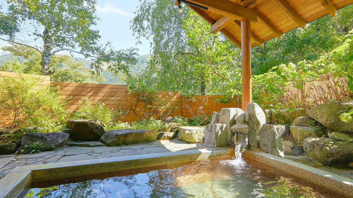 可愛いゴールデンレトリバーが出迎えてくれる癒しのペンション3531041