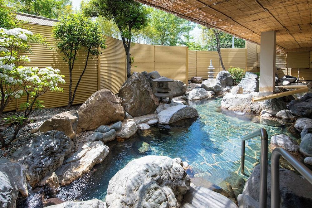 岩大露天風呂 六花仙