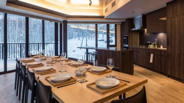 客室内のダイニングエリア / 35