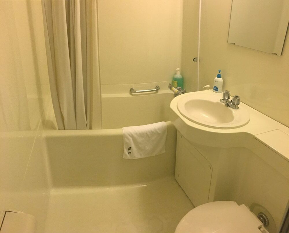 バスルームのシャワー