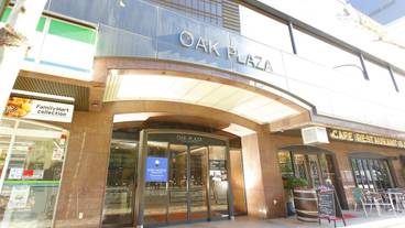 施設の入り口 / 14