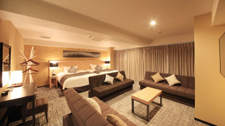 スイート 禁煙  (エキストラソファーベッドは5名利用からのみ提供)