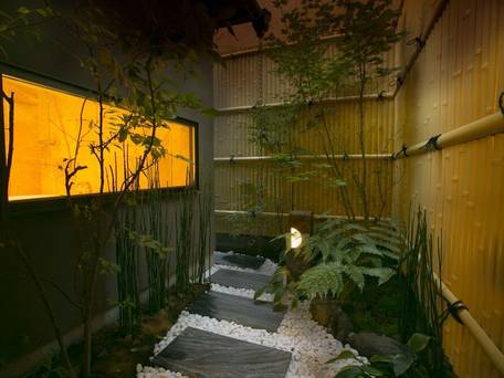 ホスタ二条 泉 / 3