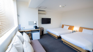 ファミリールーム (ダブルベッド x 1, セミダブルベッド x 1) [禁煙]