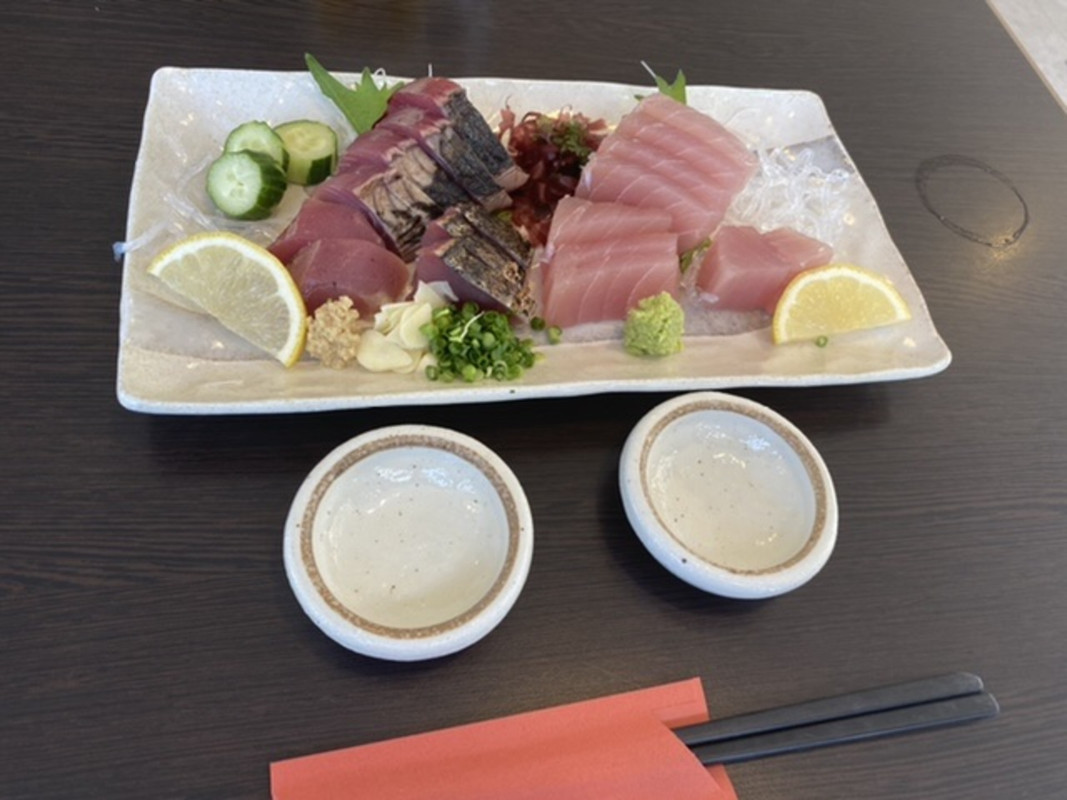 カジキとカツオの刺身