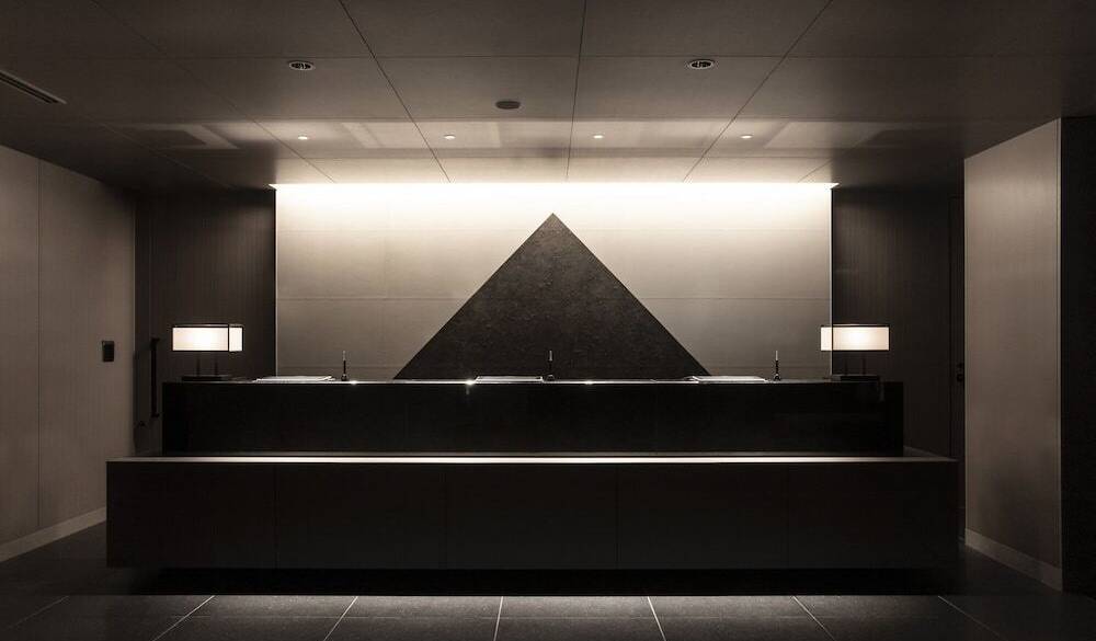 フロントカウンター / 2