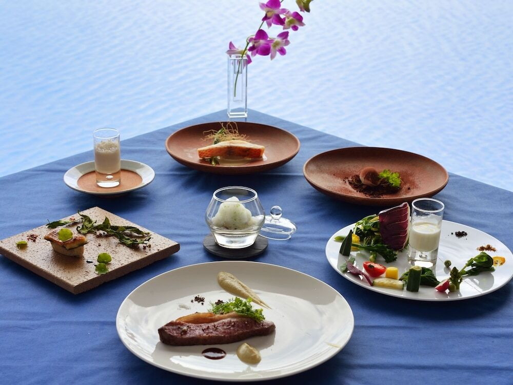 夜景を望めるレストランでフランス料理を堪能3455614