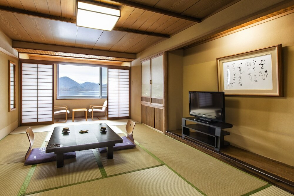 湖が見えるお部屋でのんびり。4088975