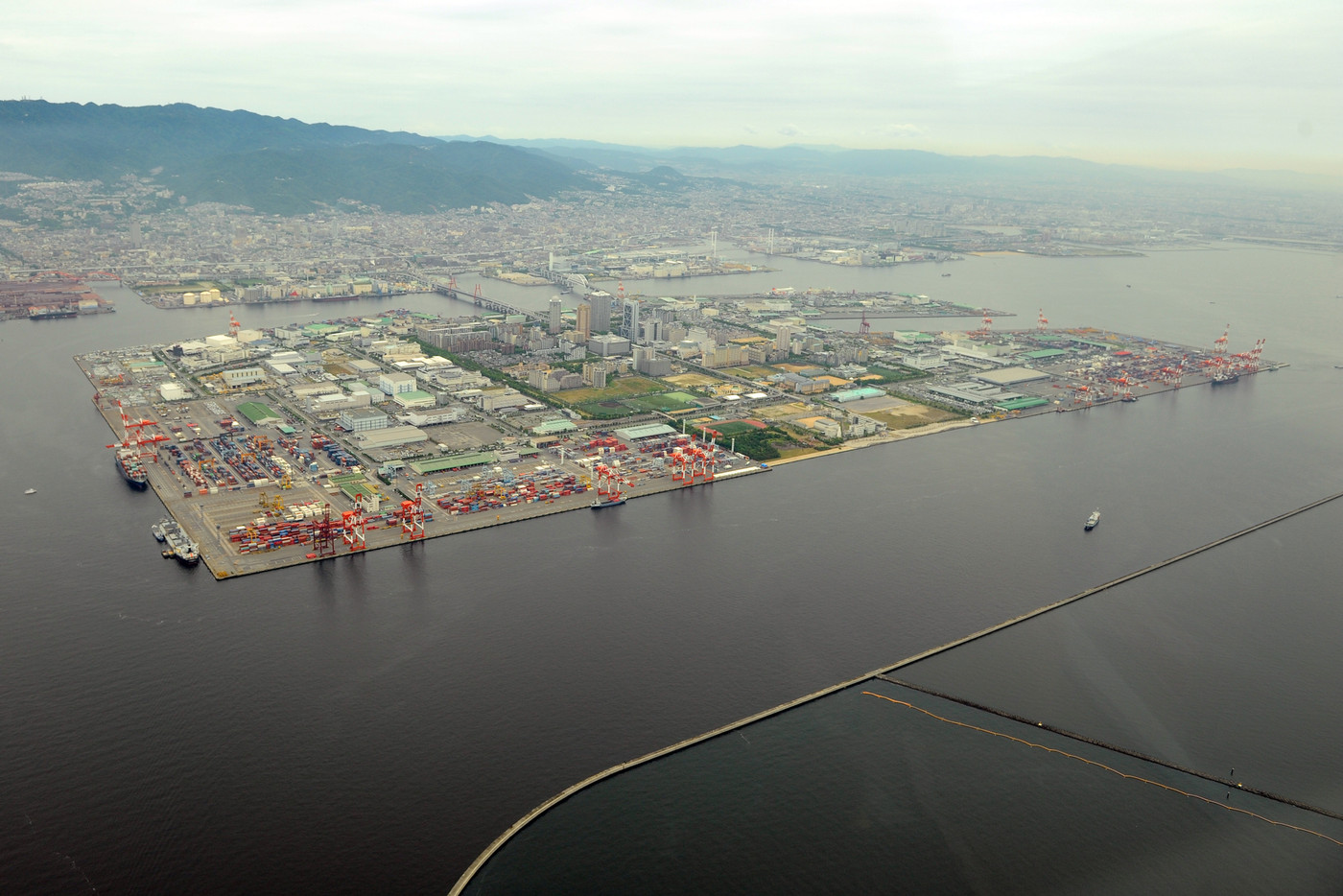 六甲アイランドを空撮