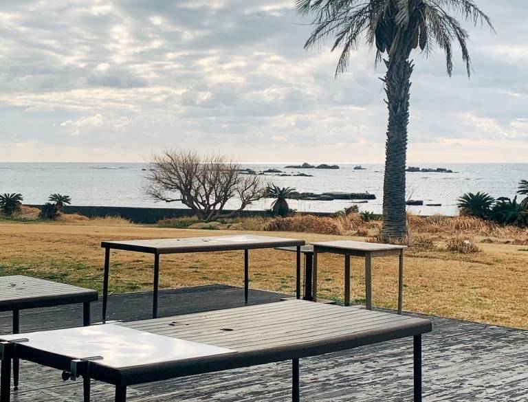 天気のいい日は
テラスで朝食を / 3