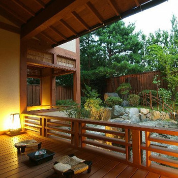 環建築の匠・松葉啓設計の貸し切り湯につかれる宿3912393